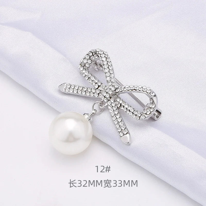 Pearl Brooch Fixed Strap Charm Safety Pin For Women Sweater Dress Clothe Small Brooch Cardigan Clip Chain Lapel Neckline Jewelry