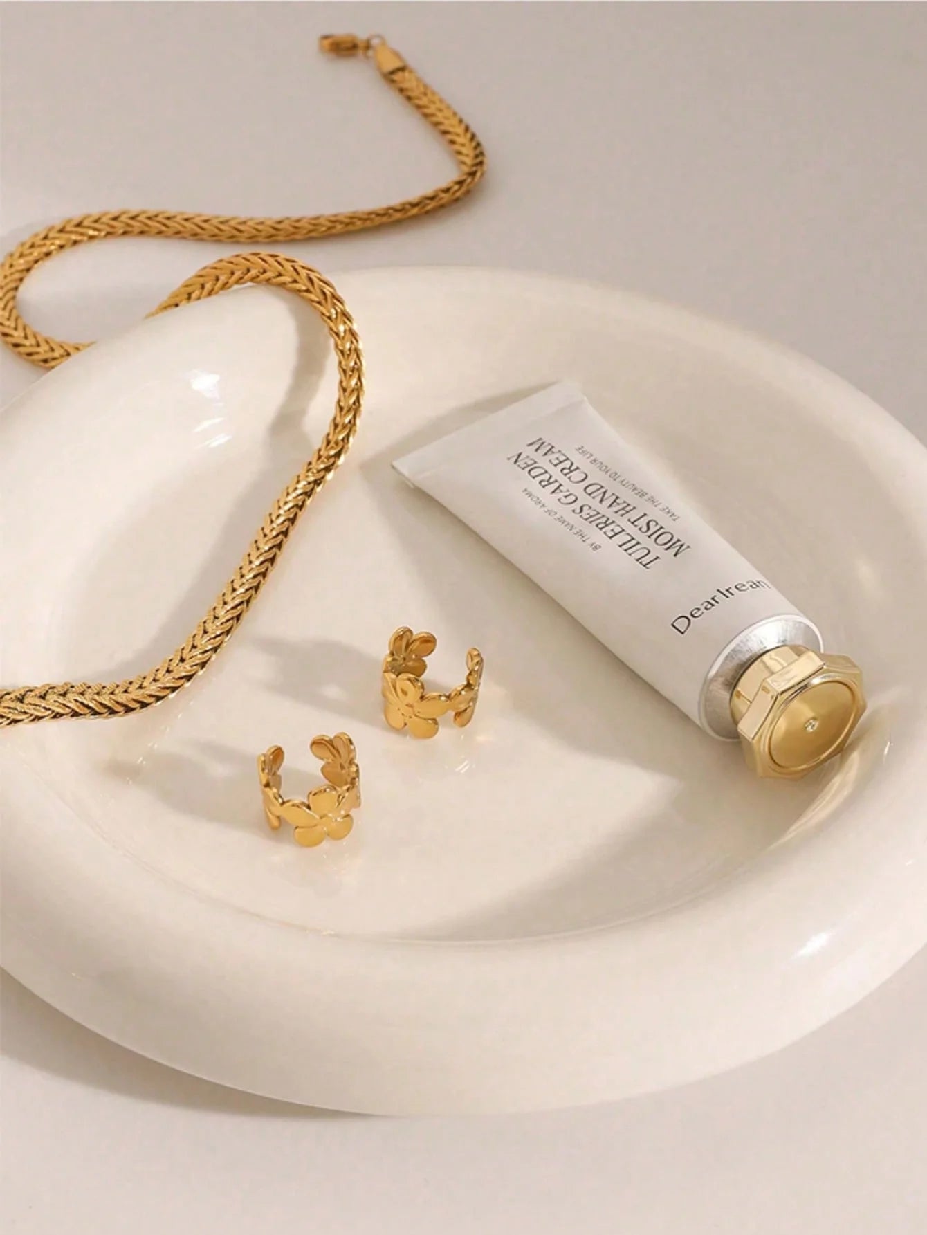 Stainless Steel Flower Ear Clips  Waterproof High Quality Ladies Jewelry Suitable For Daily Wear Vacation Seaside Etc