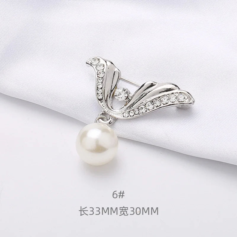 Pearl Brooch Fixed Strap Charm Safety Pin For Women Sweater Dress Clothe Small Brooch Cardigan Clip Chain Lapel Neckline Jewelry