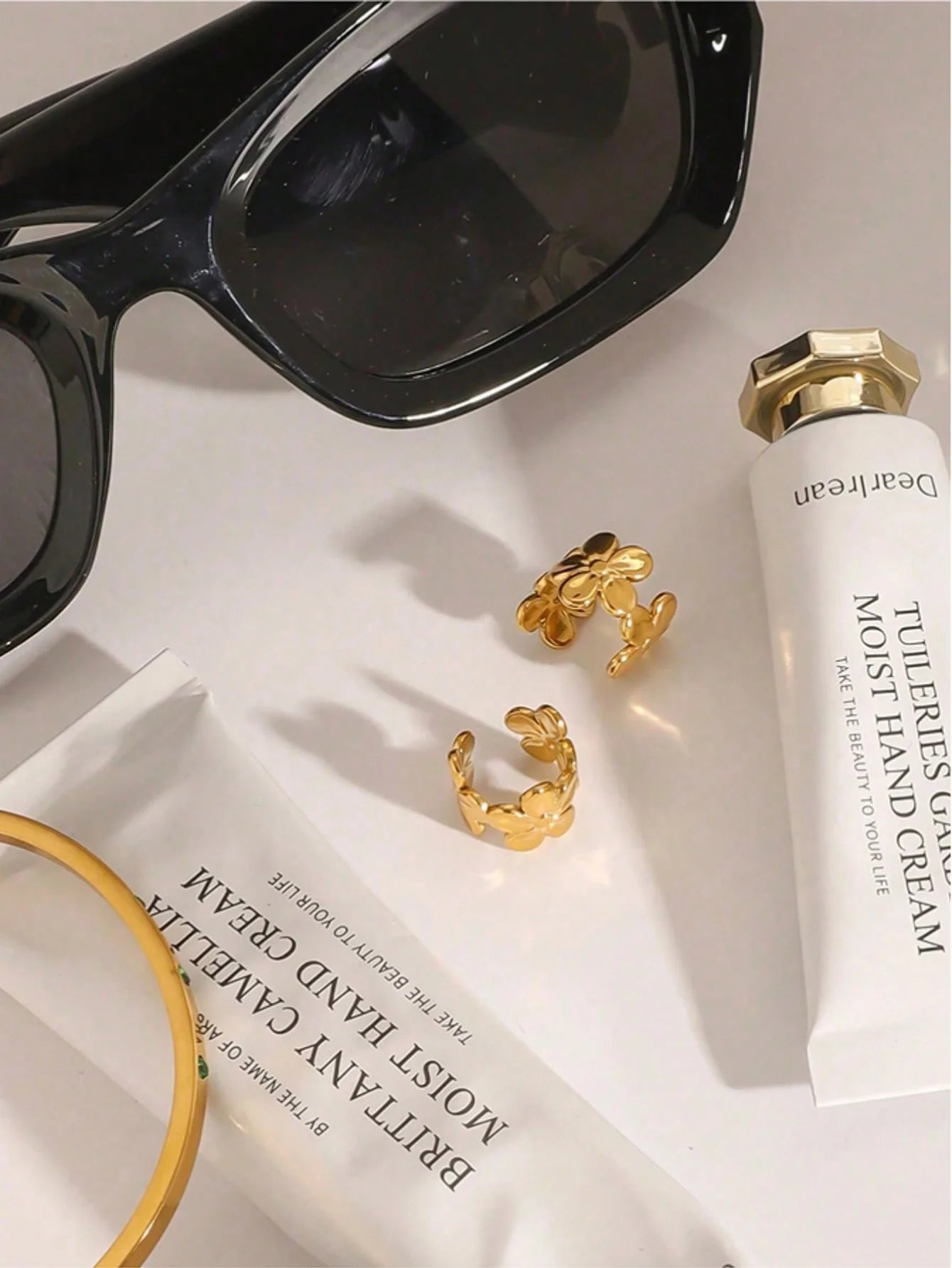 Stainless Steel Flower Ear Clips  Waterproof High Quality Ladies Jewelry Suitable For Daily Wear Vacation Seaside Etc