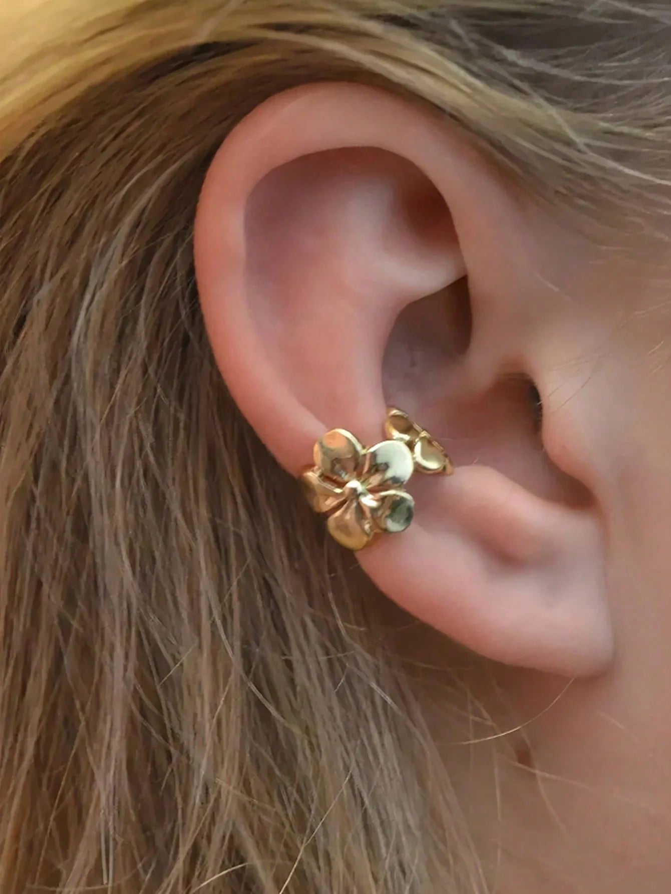 Stainless Steel Flower Ear Clips  Waterproof High Quality Ladies Jewelry Suitable For Daily Wear Vacation Seaside Etc